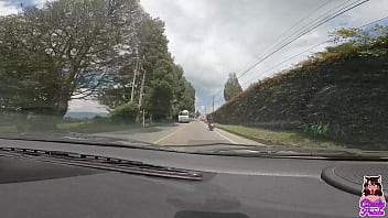 porn 巨大なチンポで車の中で初めてファック porn