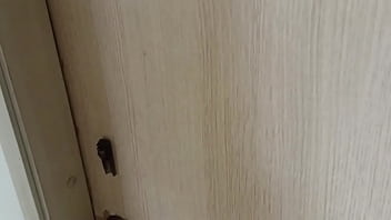 porn моя сводная сестра просит меня обнять ее но ее огромные ягодицы побуждают меня трахнуть ее porn
