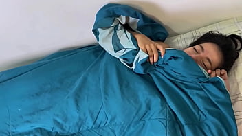 porn я будила свою мачеху и она жаждала члена поэтому я наполняла ее пизду спермой перед завтраком porn