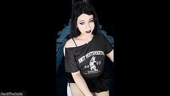 porn крутая эмоготдевушка danithecutie соглашается раздеться и трахнуться с машиной за деньги porn