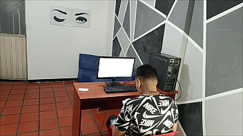 porn я трахаю горничную в офисе я не знал что она сводная сестра моего лучшего друга испанское порно porn