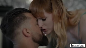 porn посмотрите как эта похотливая тс с большими сиськами сосет и скачет на члене porn