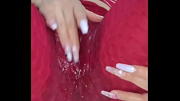 porn 맛있게 젖을 때까지 레깅스를 통해 내 보지를 문지릅니다 젖어 있고 너무 더러운 말을 해서 너무 흥분됩니다 porn