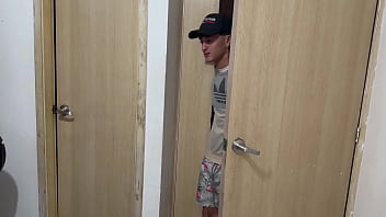 porn богатый траф с милой латинкой которая жестко скачет на моем члене и просит меня кончить на ее сиськи porn