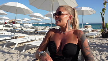 porn мари занимается сексом с красивым итальянцем в спальне пока ее муж наблюдает porn