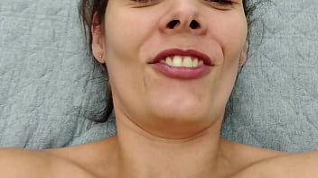 porn замужняя женщина сняла презерватив с моего члена и сказала мне положить его себе на волосы кончить внутрь и porn