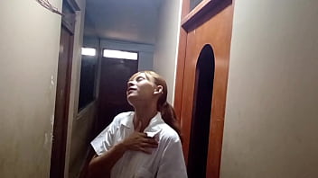 porn глупая школьница думала что отчим ее не слушает и учит ее что когда трогаешь член взрослого человека нужно porn